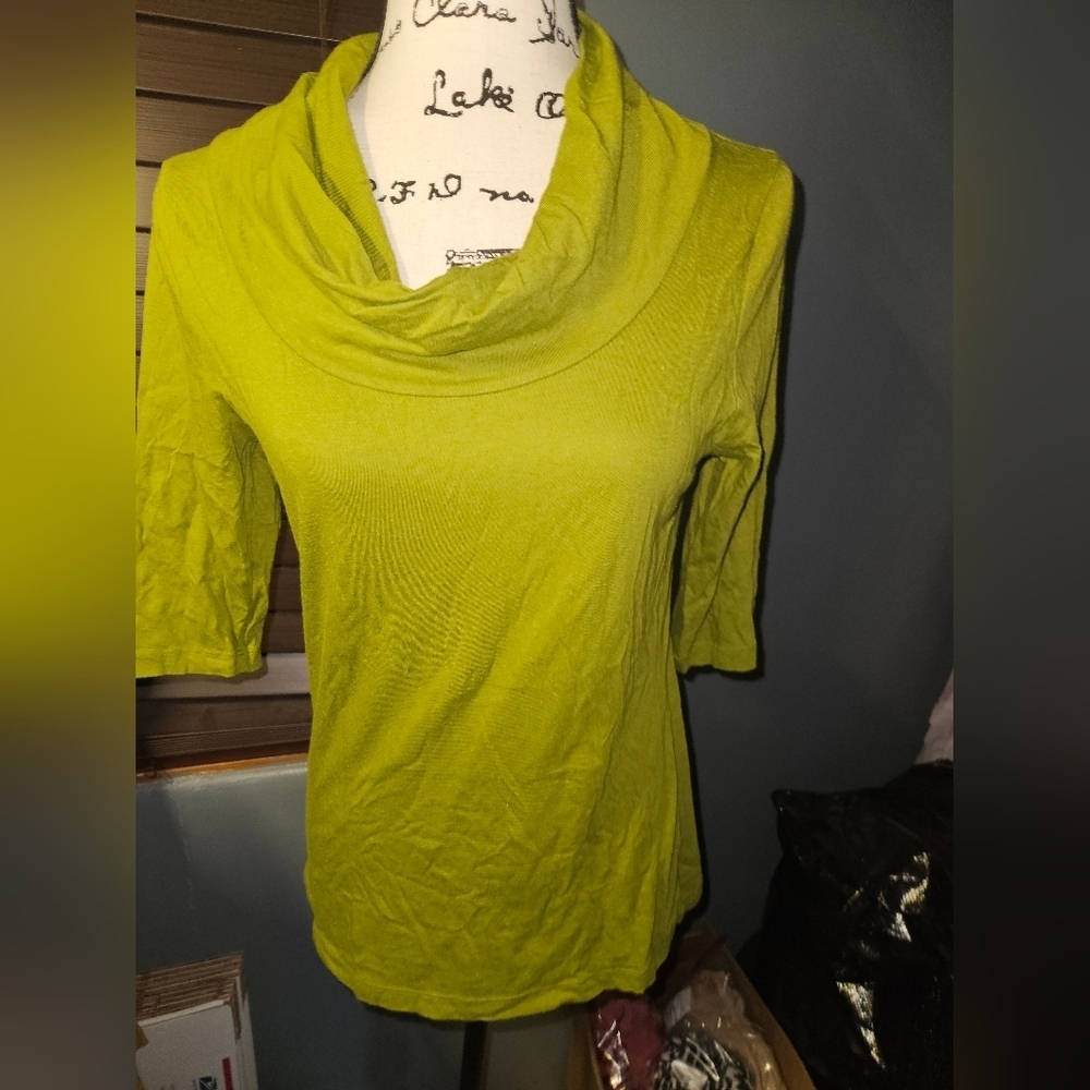 Merona Womans Half Sleeve Green Shirt Size S
